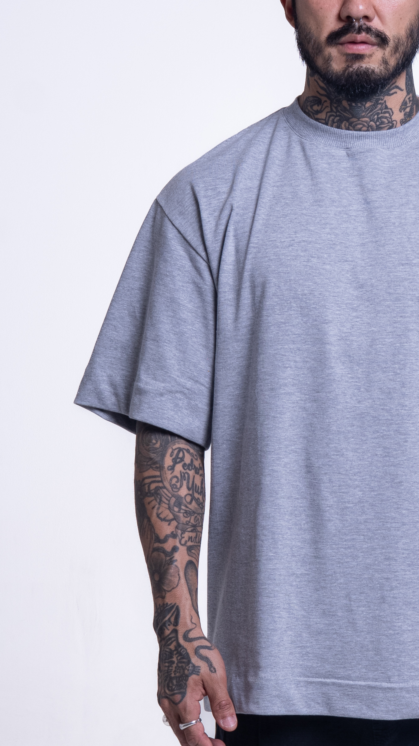 CAMISETA OVERSIZED CINZA ELEFANTE