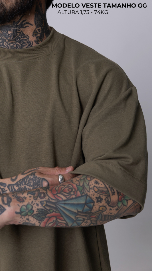 CAMISETA BOXY OVERSIZED VERDE AZEITONA