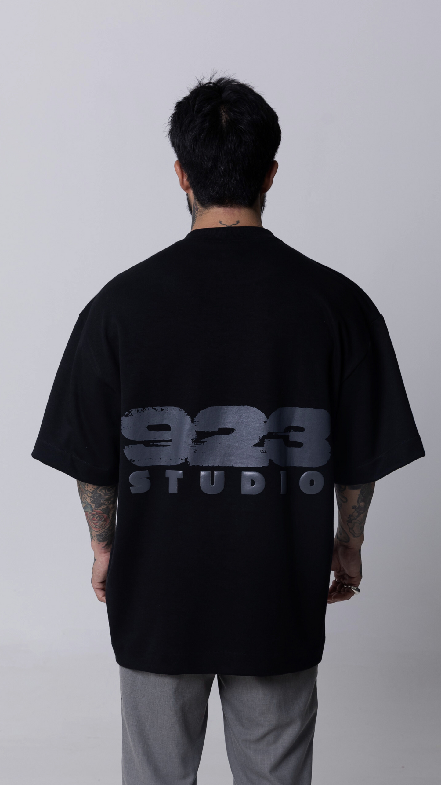 CAMISETA OVERSIZED PRETA 923 STUDIO