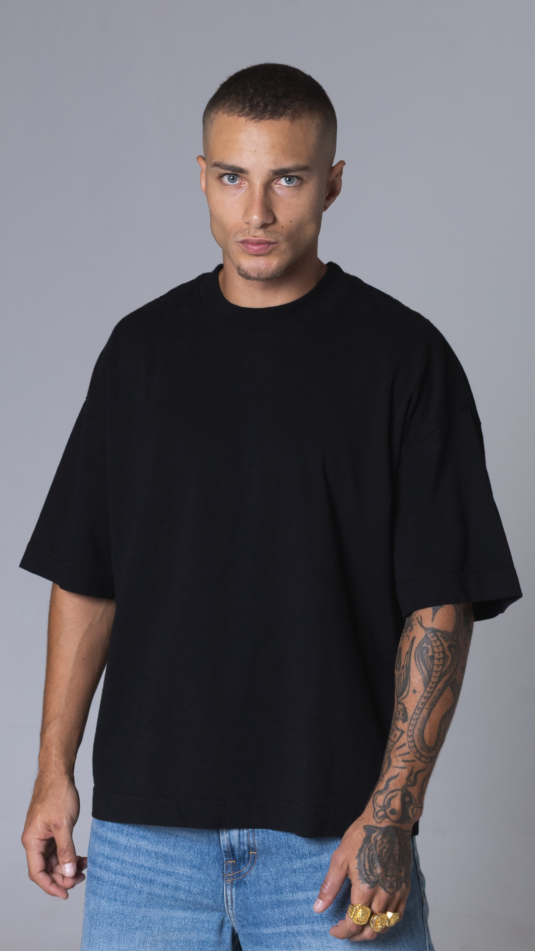 CAMISETA BOXY OVERSIZED LISA PRETA