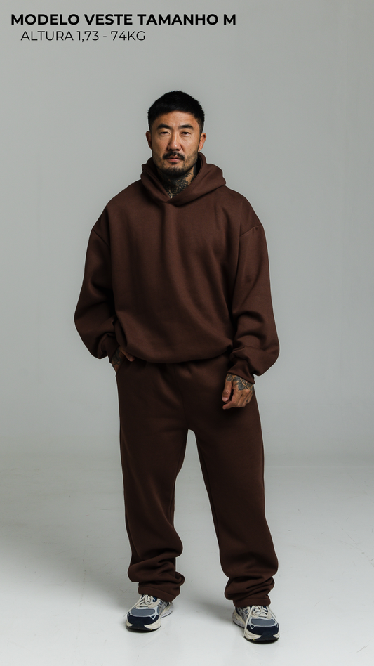 CONJUNTO DE MOLETOM MARROM COM TOUCA