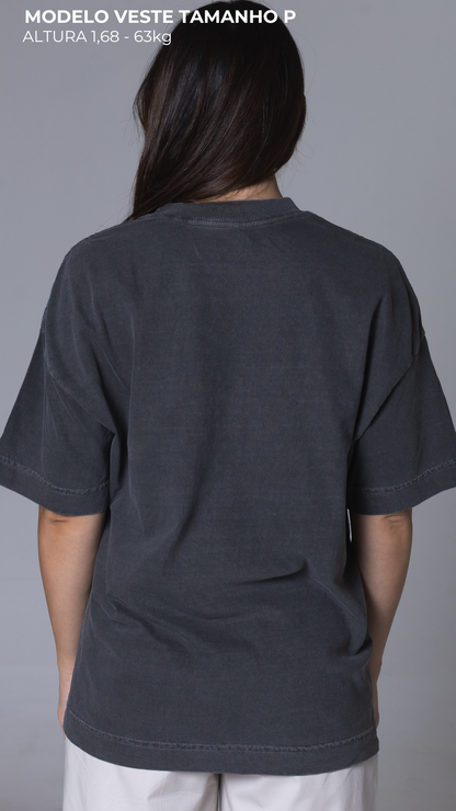 CAMISETA OVERSIZED CINZA CHUMBO ESTONADA