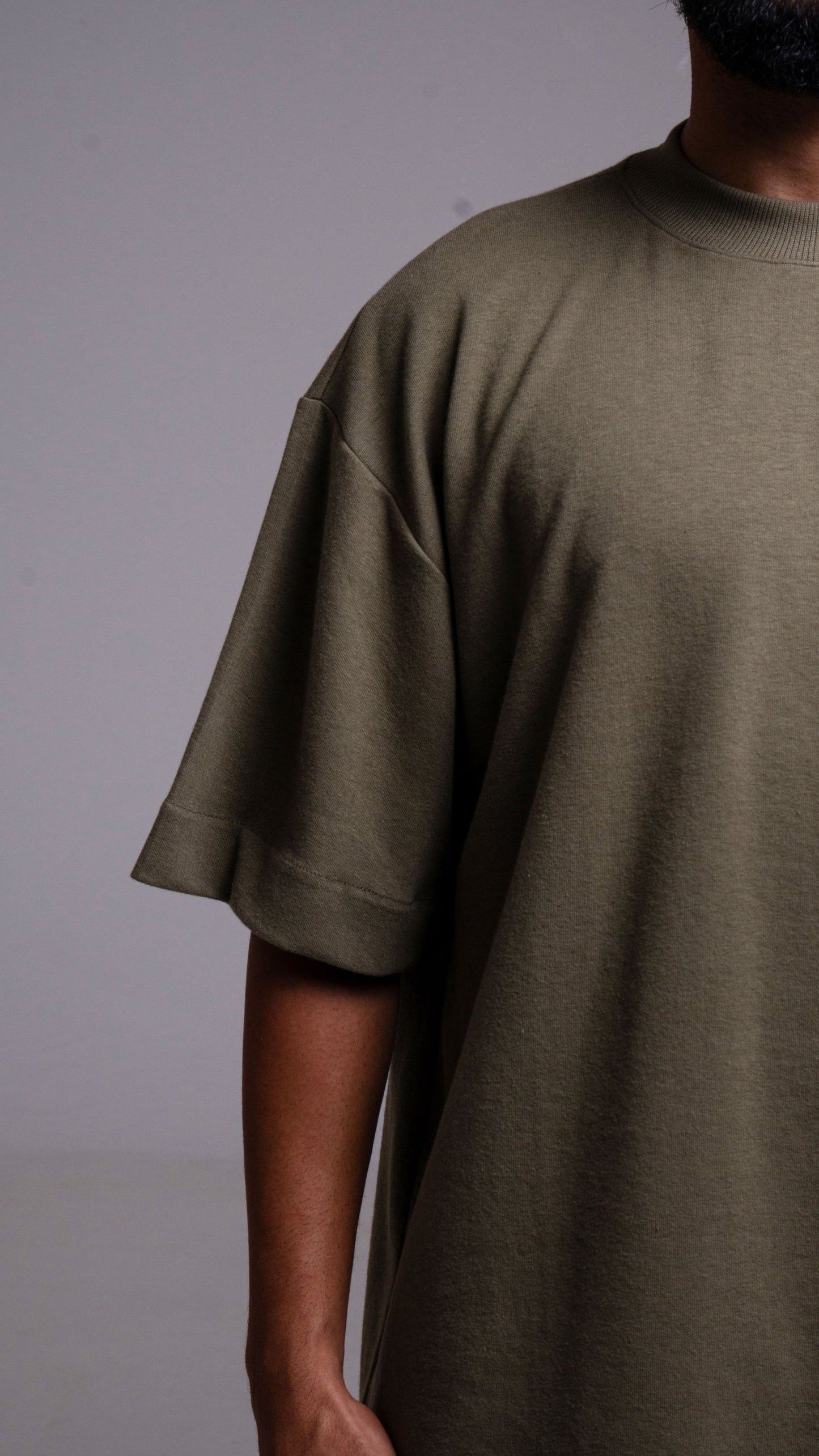 CAMISETA OVERSIZED VERDE AZEITONA