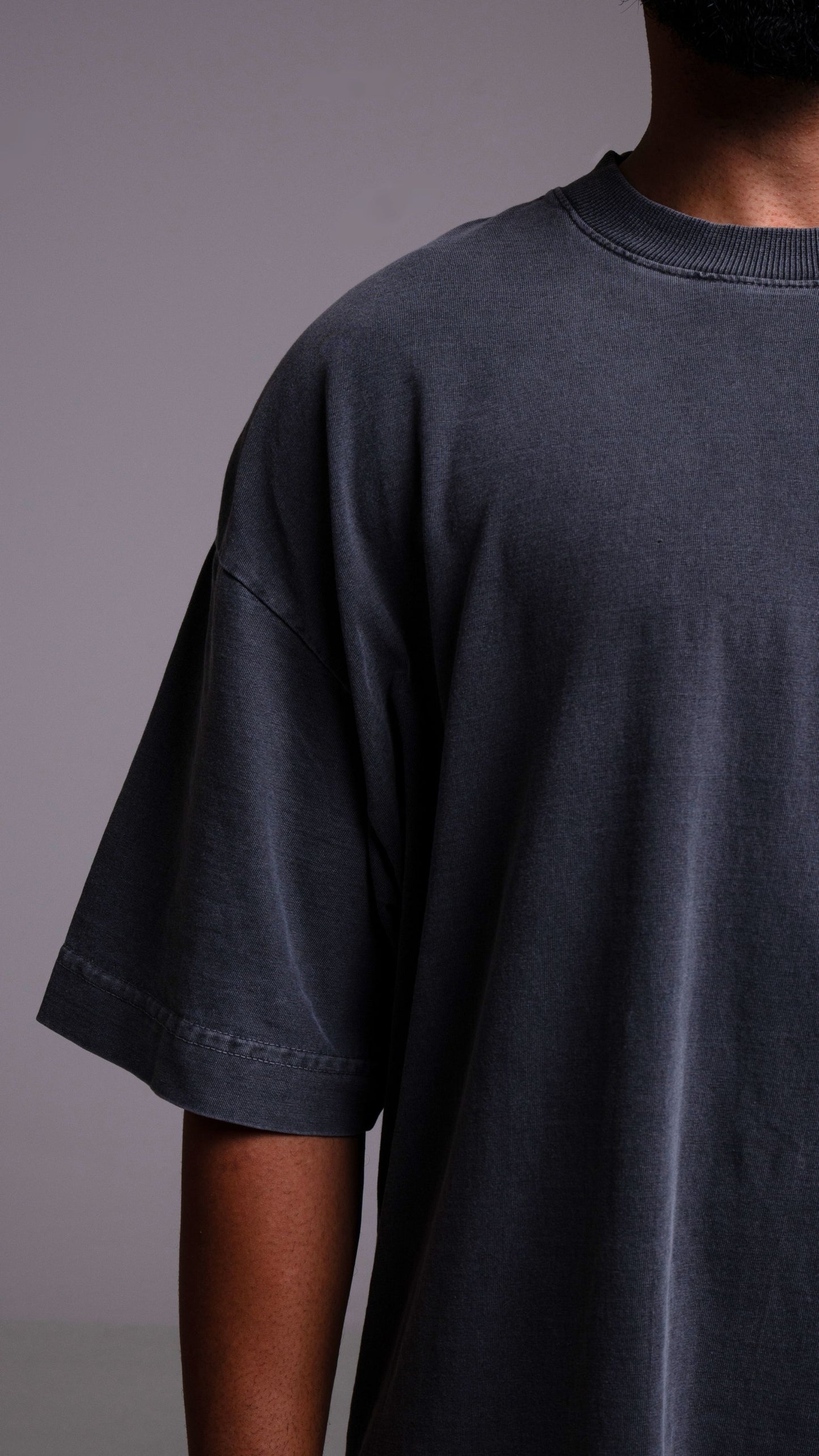 CAMISETA OVERSIZED CINZA CHUMBO