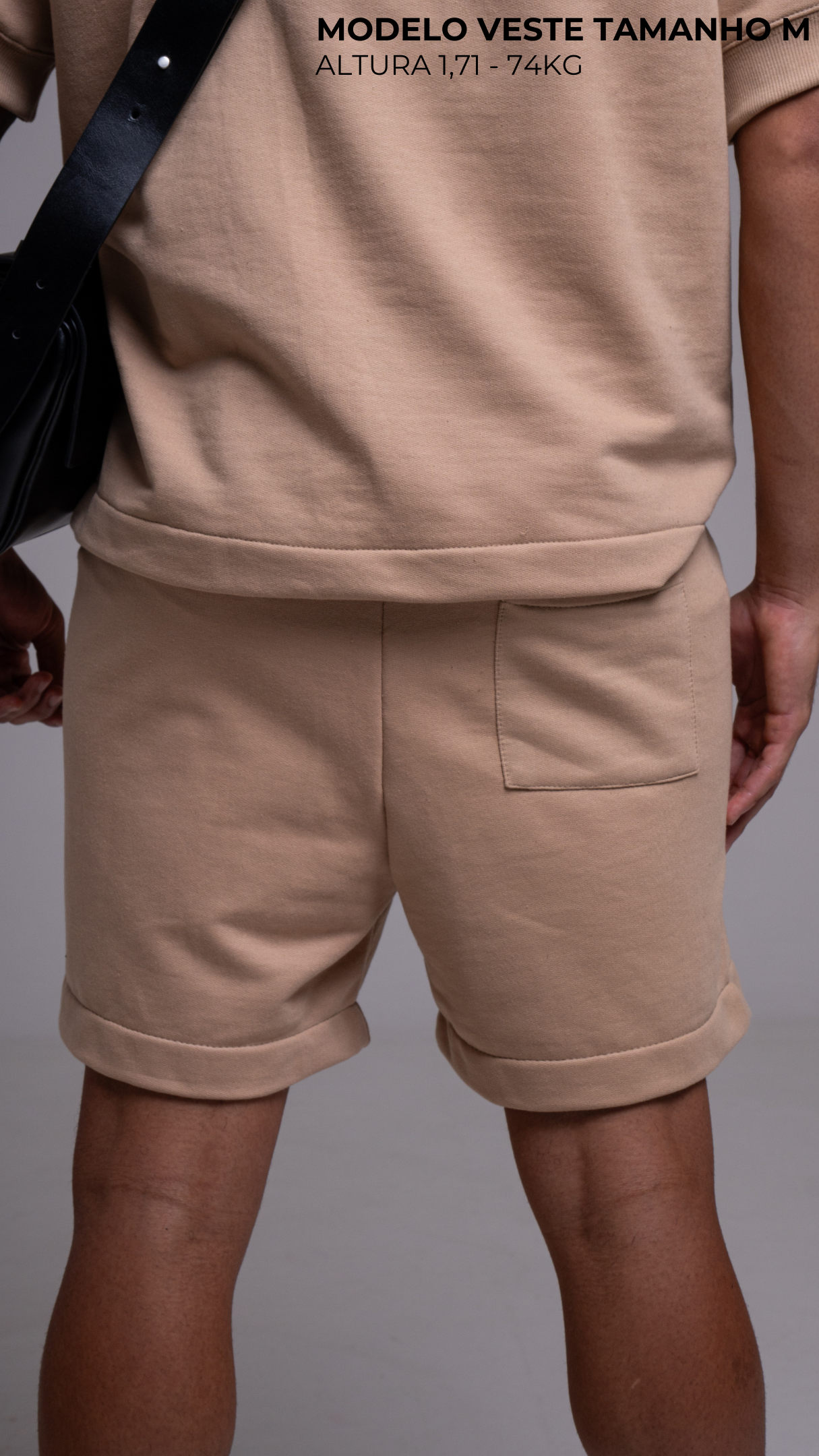 BERMUDA MOLETOM REGULAR LISA COM ELASTICO COR MOCHA