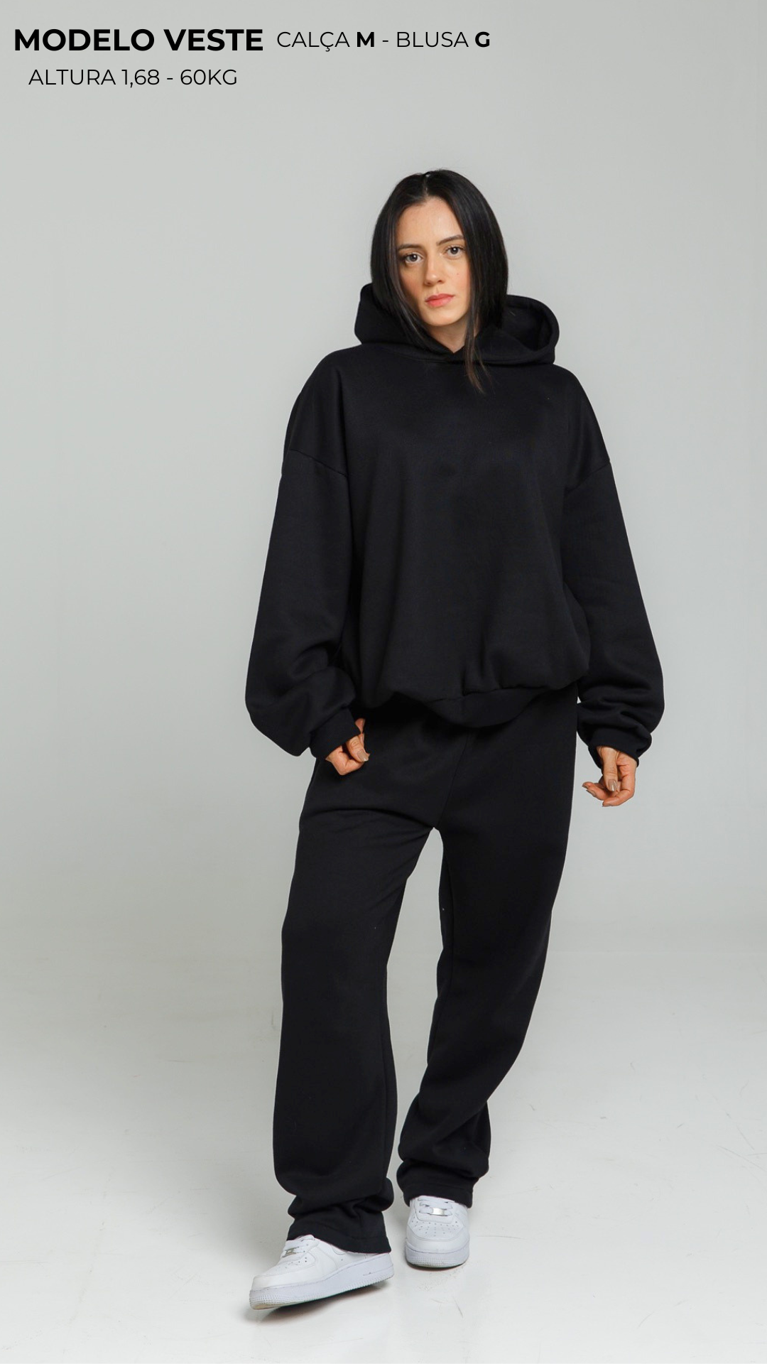 CONJUNTO DE MOLETOM PRETO COM TOUCA