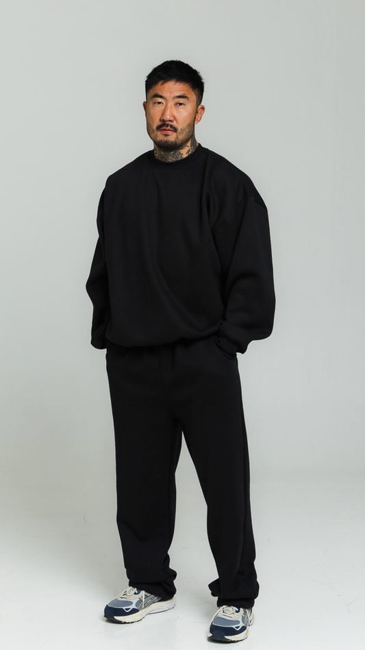 CONJUNTO DE MOLETOM PRETO SEM TOUCA