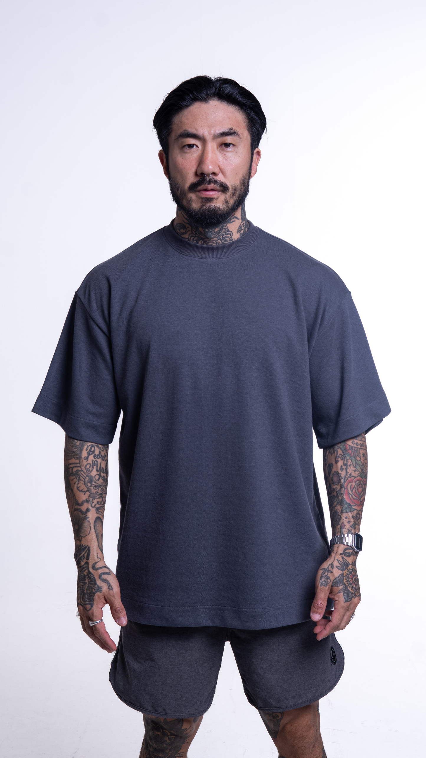 CAMISETA OVERSIZED CINZA ASFALTO