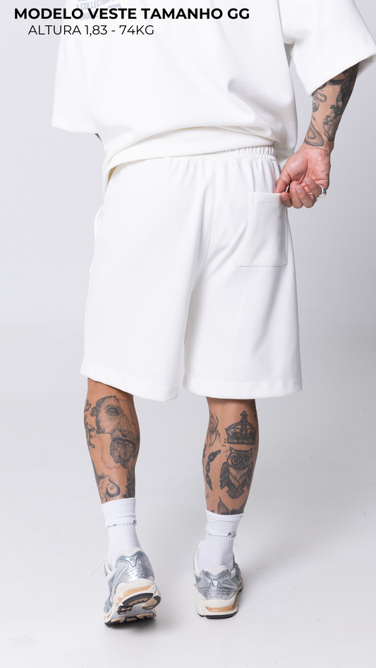 BERMUDA MOLETOM LISA OFF WHITE COM ELASTICO