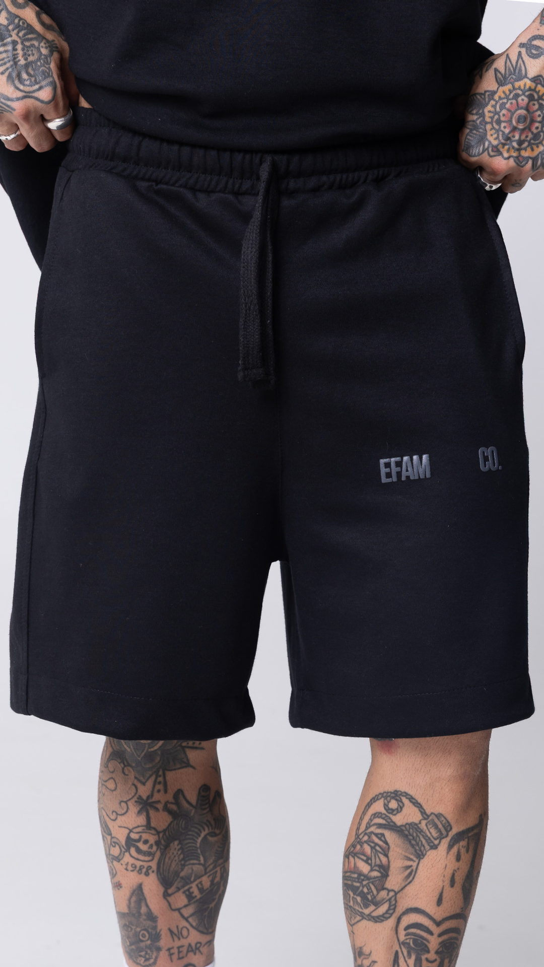 BERMUDA MOLETOM PRETA COM ELASTICO EFMA CO