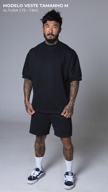 CAMISETA REGULAR FIT MOLETOM MANGA CURTA PRETA