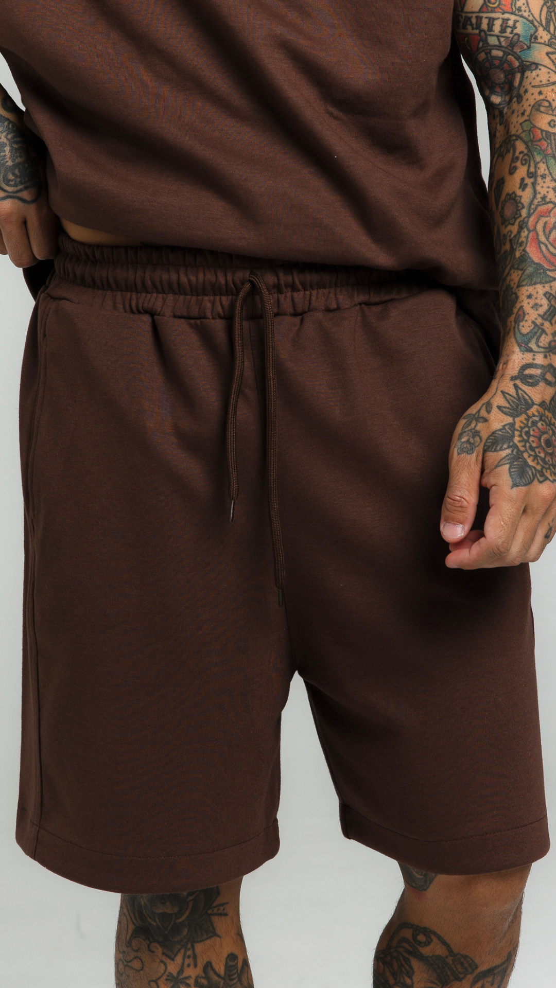 CONJUNTO REGULAR FIT MARROM