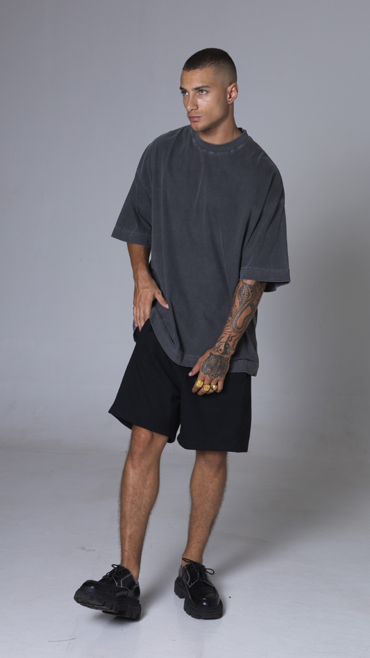 CONJUNTO OVERSIZED CAMISETA CINZA CHUMBO E BERMUDA PRETA
