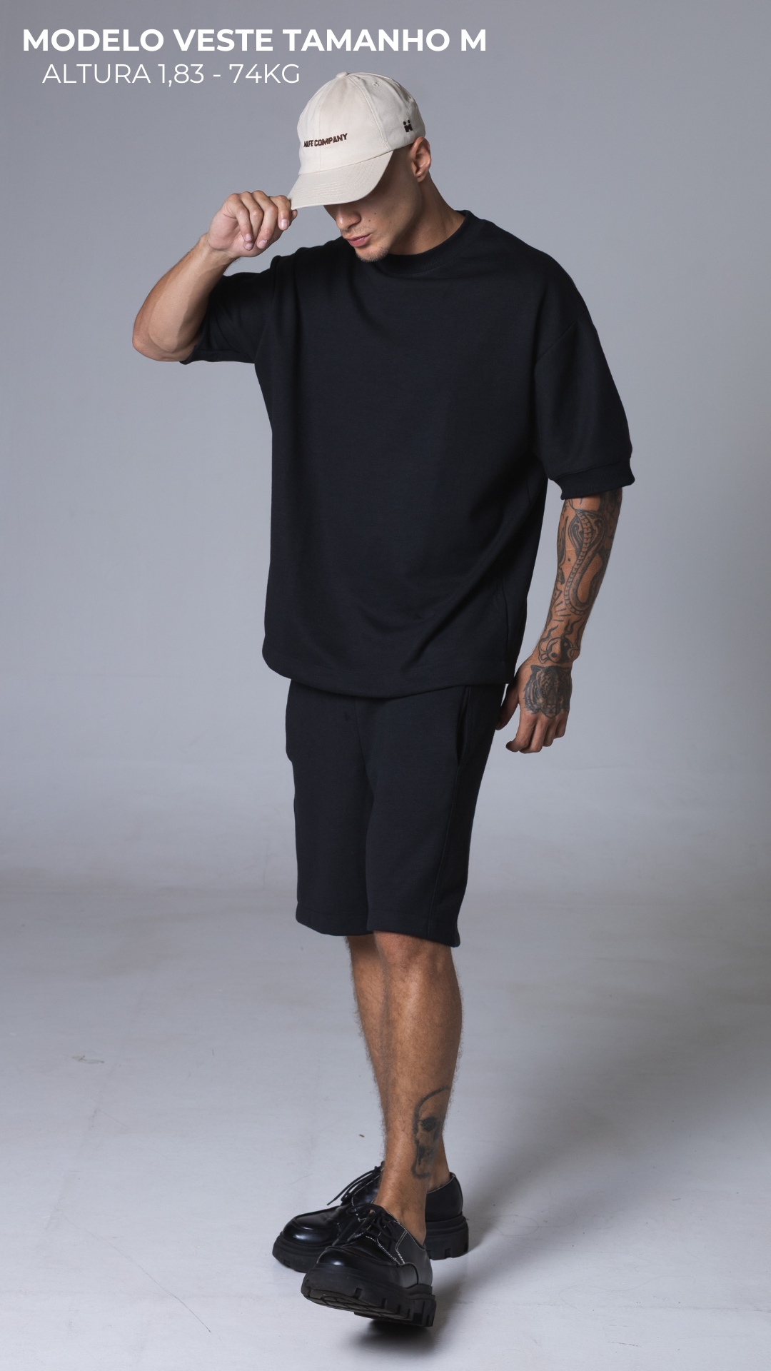 CAMISETA REGULAR FIT MOLETOM MANGA CURTA PRETA