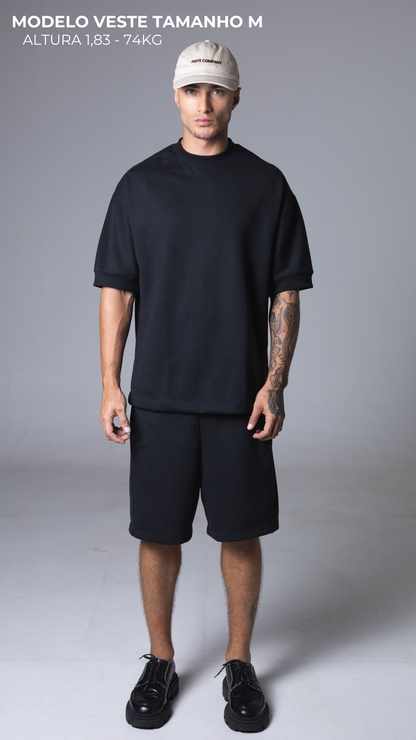 CAMISETA REGULAR FIT MOLETOM MANGA CURTA PRETA