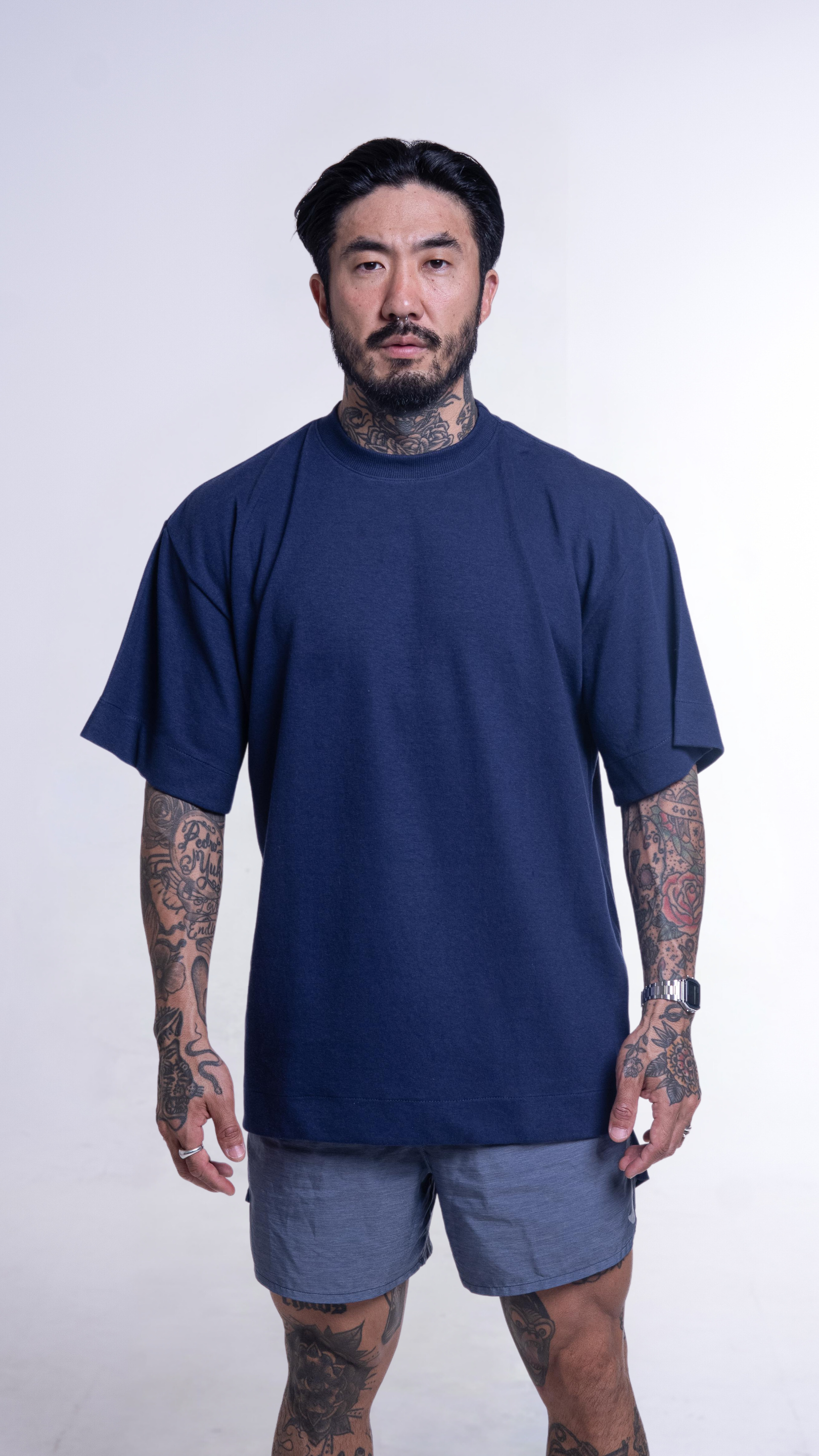 KIT 3 CAMISETAS  OVERSIZED  MASCULINAS VANILLA, OFF WHITE E AZUL MARINHO