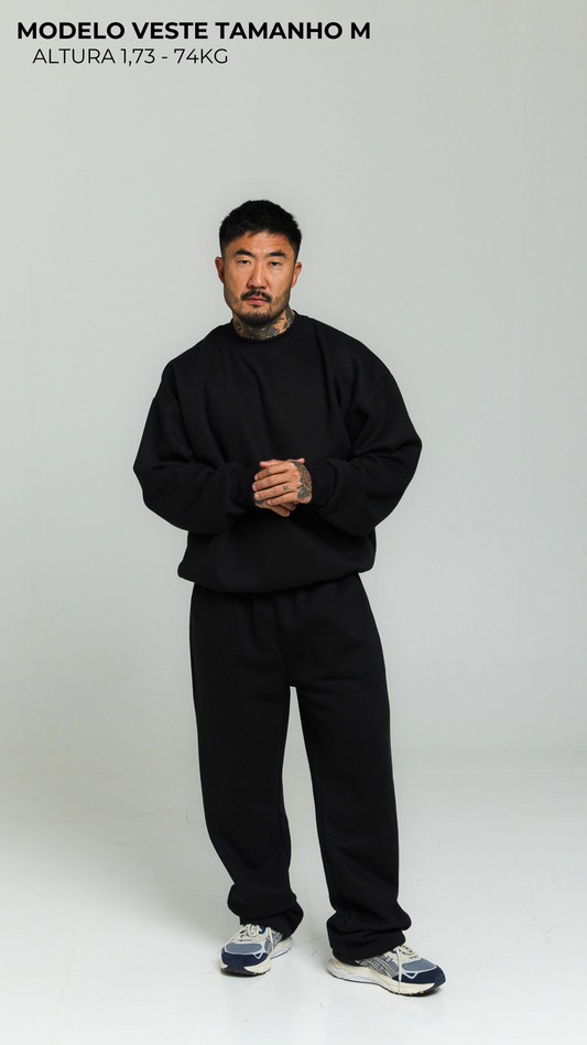 CONJUNTO DE MOLETOM PRETO SEM TOUCA