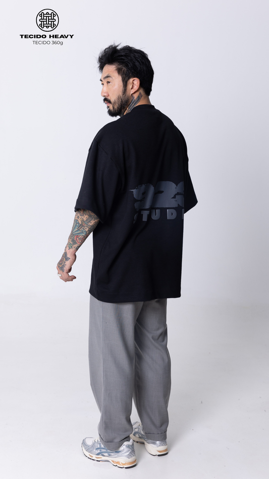 CAMISETA OVERSIZED HEAVY EDITION — PRETA 923