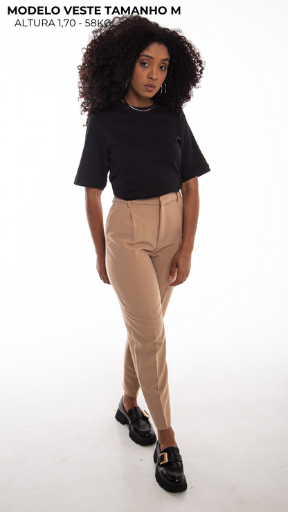 CAMISETA FEMININA SLIM PRETA