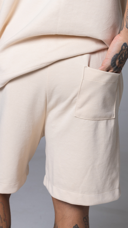 BERMUDA MOLETOM LISA CREAM COM ELASTICO