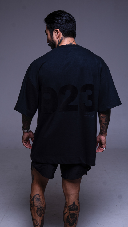 CAMISETA OVERSIZED PRETA 923 EXCLUSIVA