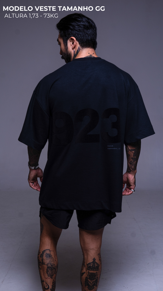 CAMISETA OVERSIZED PRETA 923 EXCLUSIVA