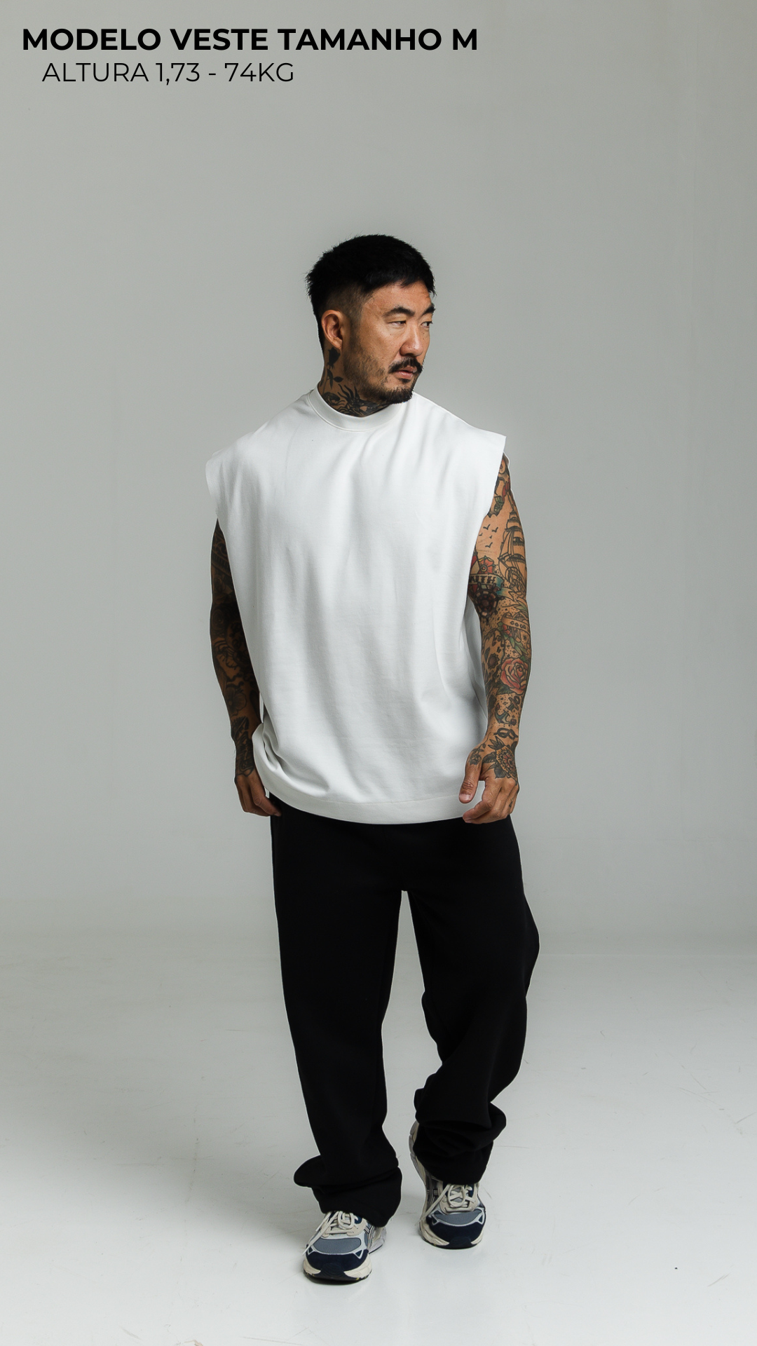 CONJUNTO CALÇA PRETA E REGATA MACHÃO OFF WHITE