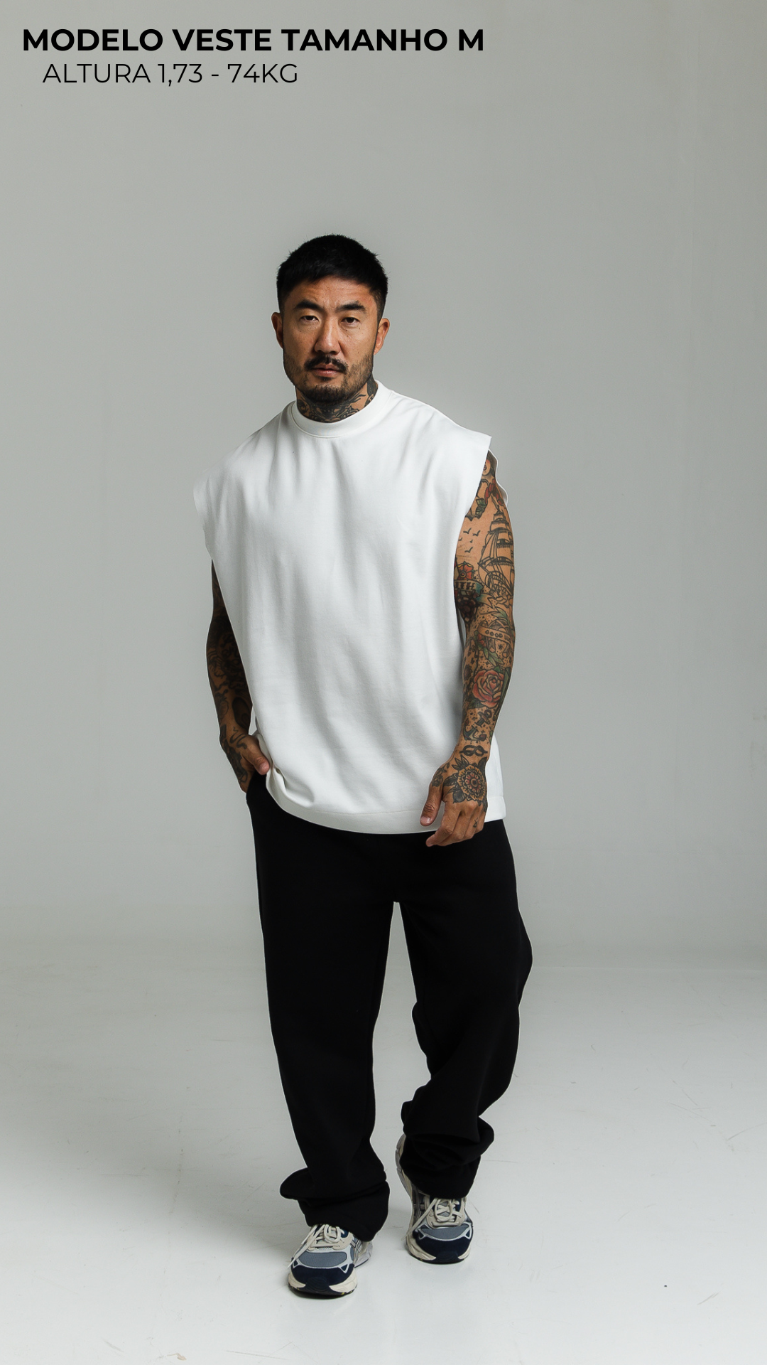 CONJUNTO CALÇA PRETA E REGATA MACHÃO OFF WHITE